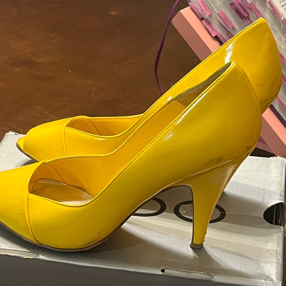 Yellow Aldo, high heels
